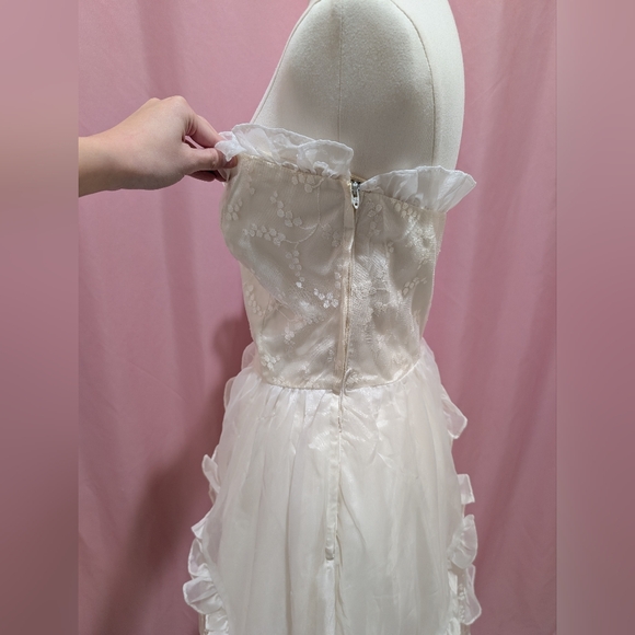 SOLD - Vintage Contempo Casuals Strapless Lace Ballgown (Vintage Size 5/6) - Picture 12 of 12